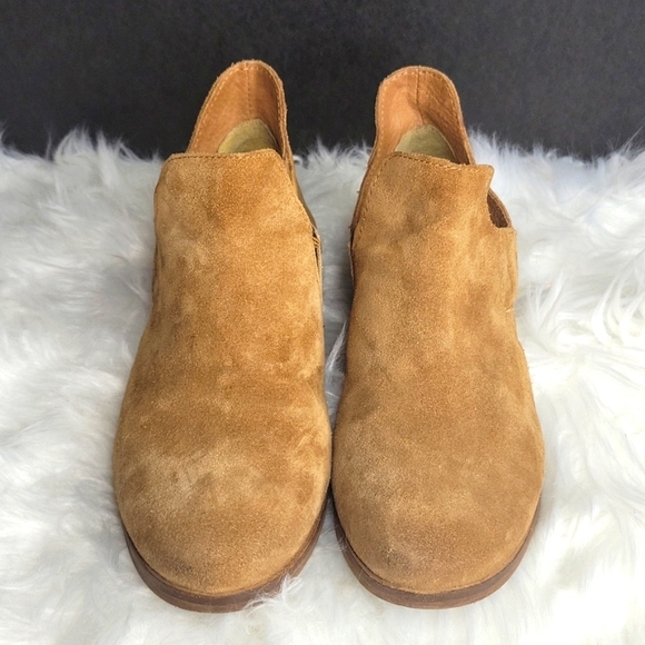 DIBA TRUE Tan Suede Booties Size 7.5‎ - Picture 1 of 7